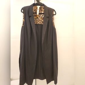 Chicos Black Sleeveless Vest with Leopard Print Lining Sz3